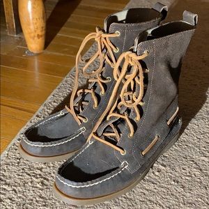 EUC Sperry lace up boots